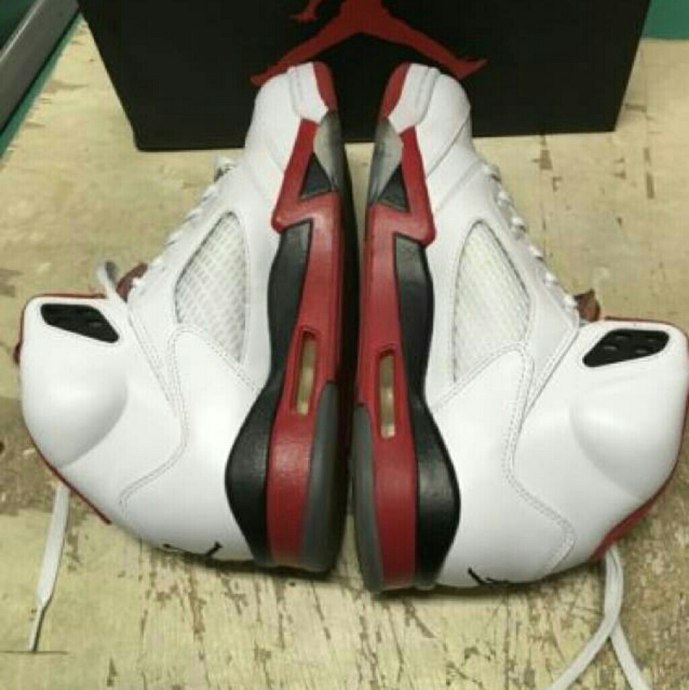 Jordan retro 5 2013 size 10.5